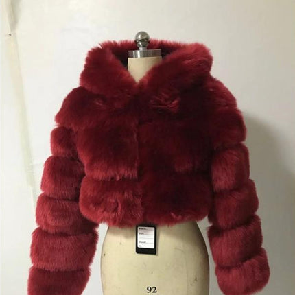 Tailored faux fur coat with hood for autumn and winter clothing