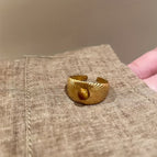 Wide-Brimmed Rice Grain